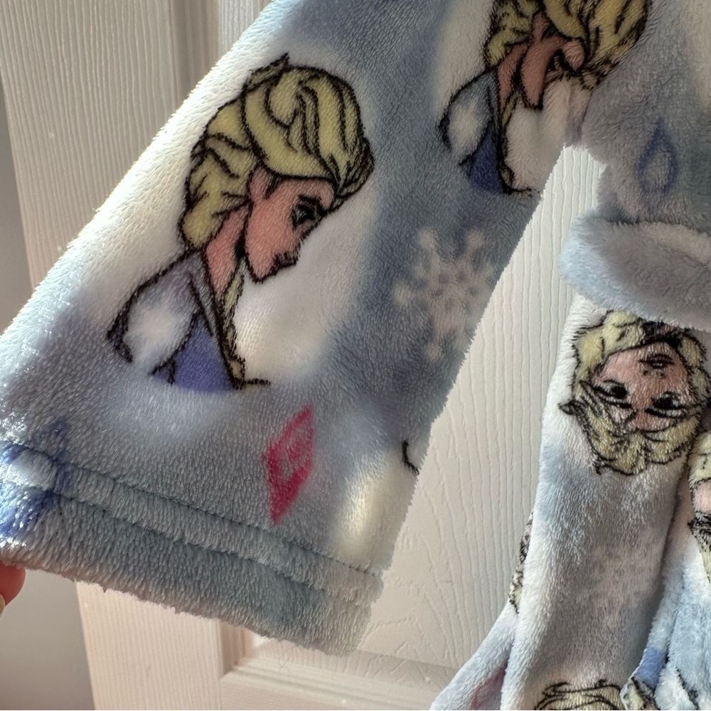 Disney Frozen Elsa Robe | Toddler Robe - Picture 3 of 10